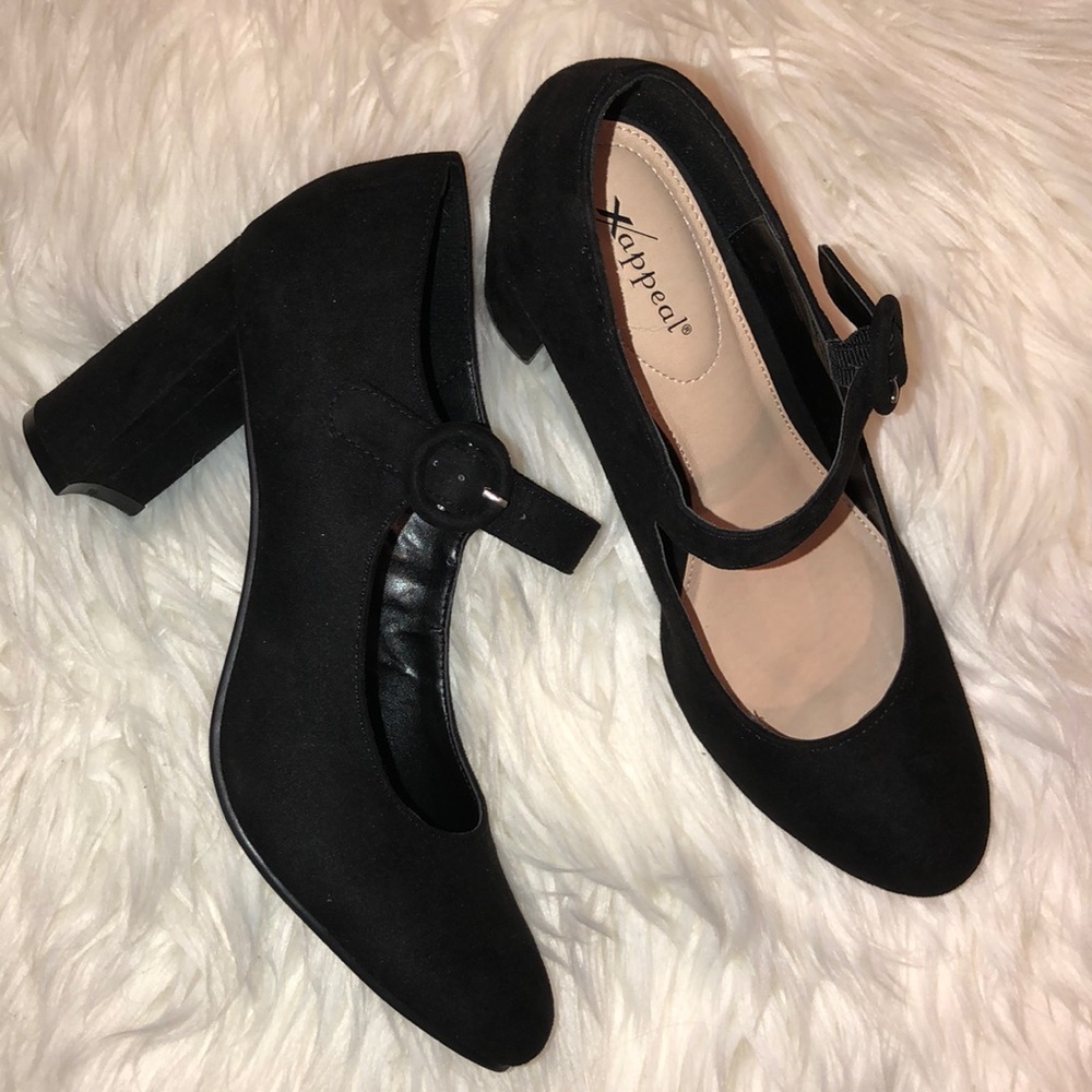 Worn Once Black Closed Toe Heels